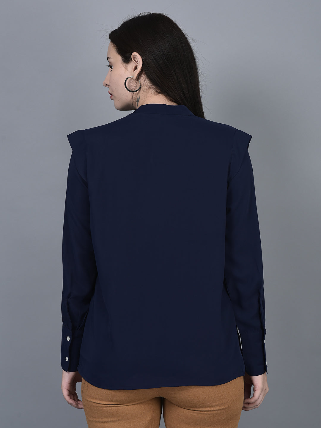 Canoe Women Long Sleeve Regular Fit Solid Pattern