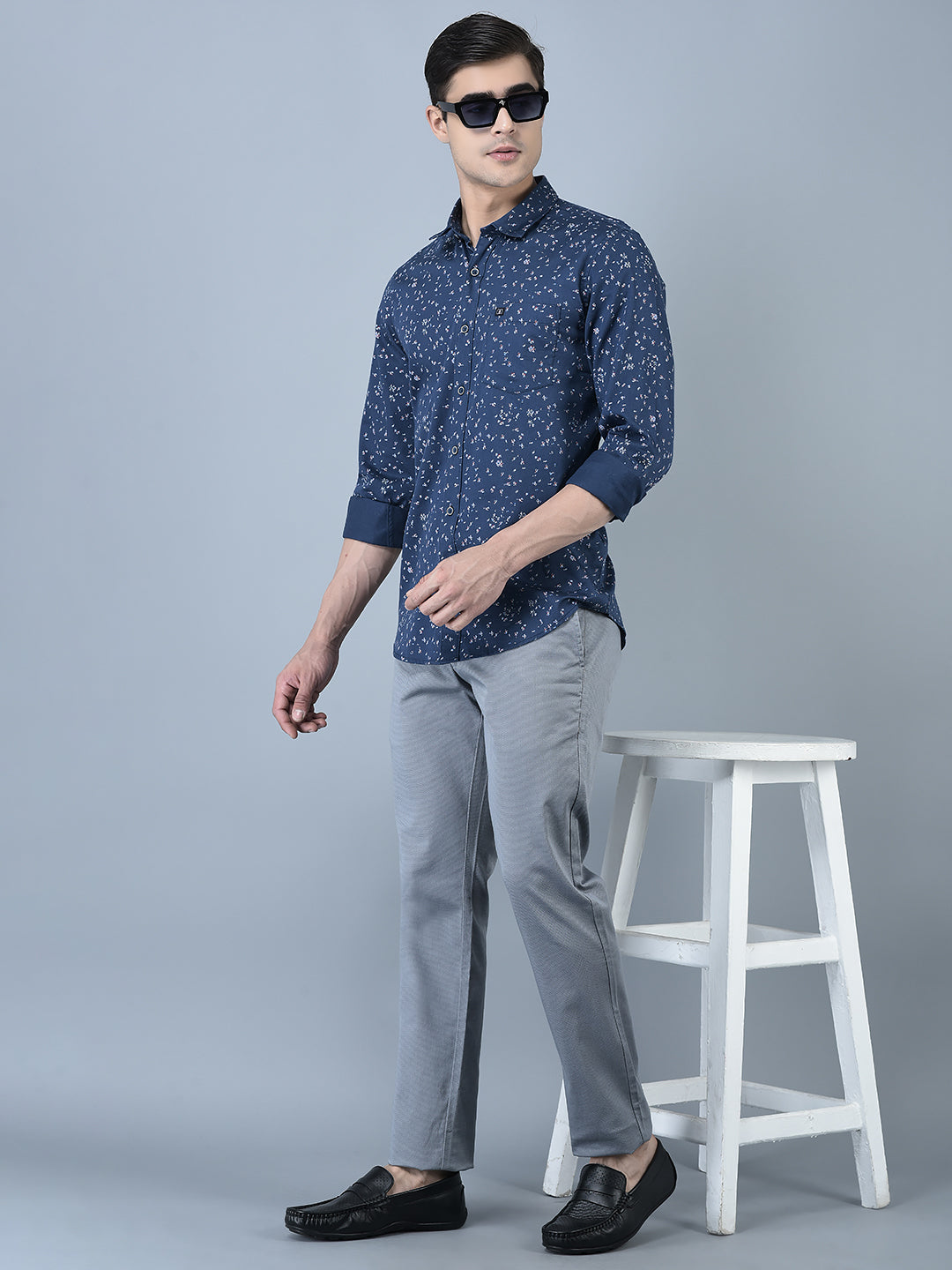 Canoe Men Casual Beige Color Cotton Fabric Button Closure Self Design
