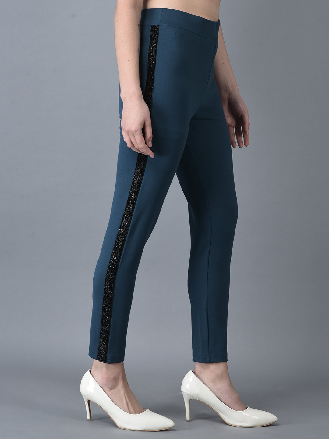 Women Slim Fit And With Black Metallic Tape Jeggings