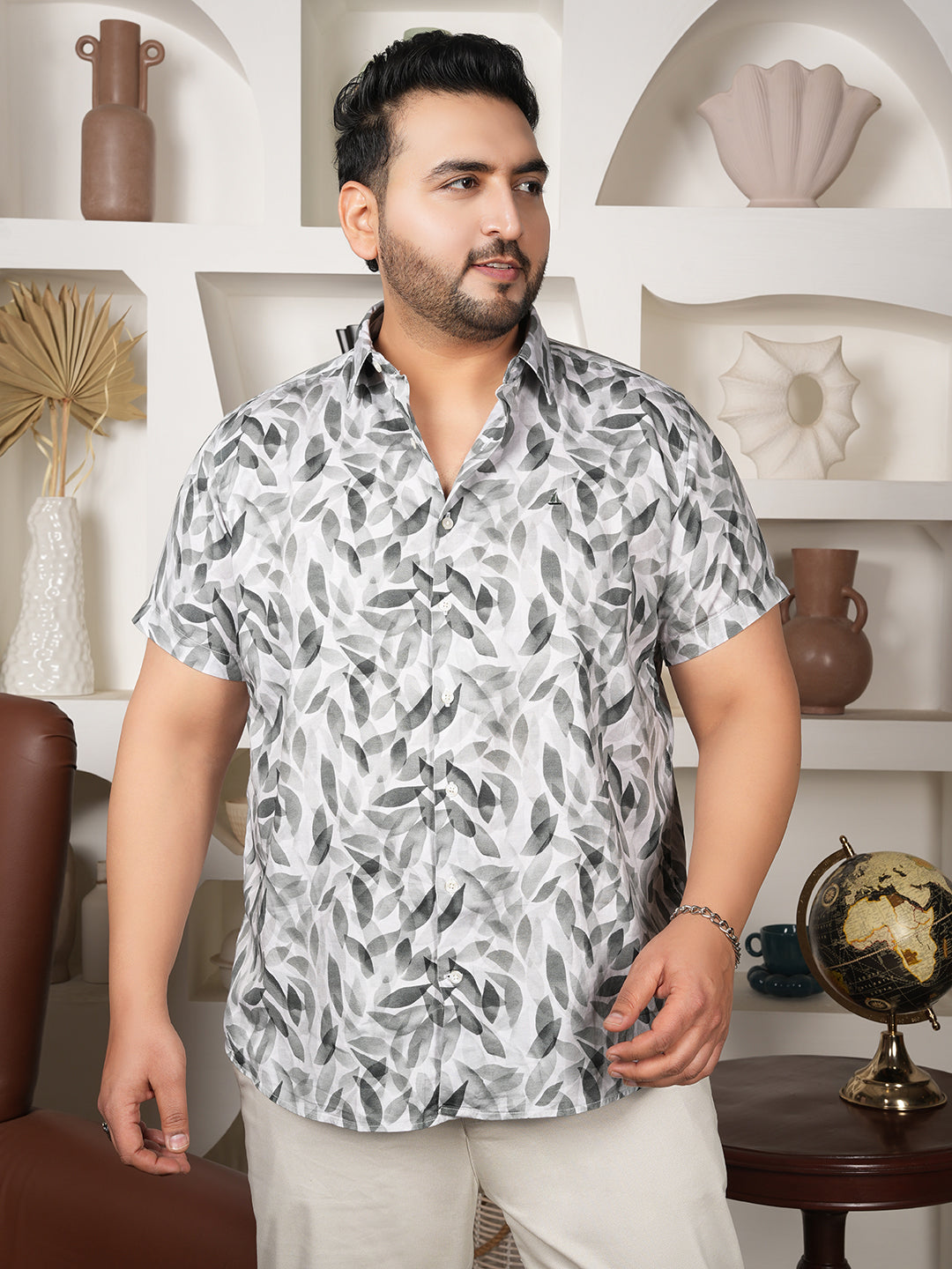 Premium Men’s Casual Shirt in 100% Cotton with Leaf Print