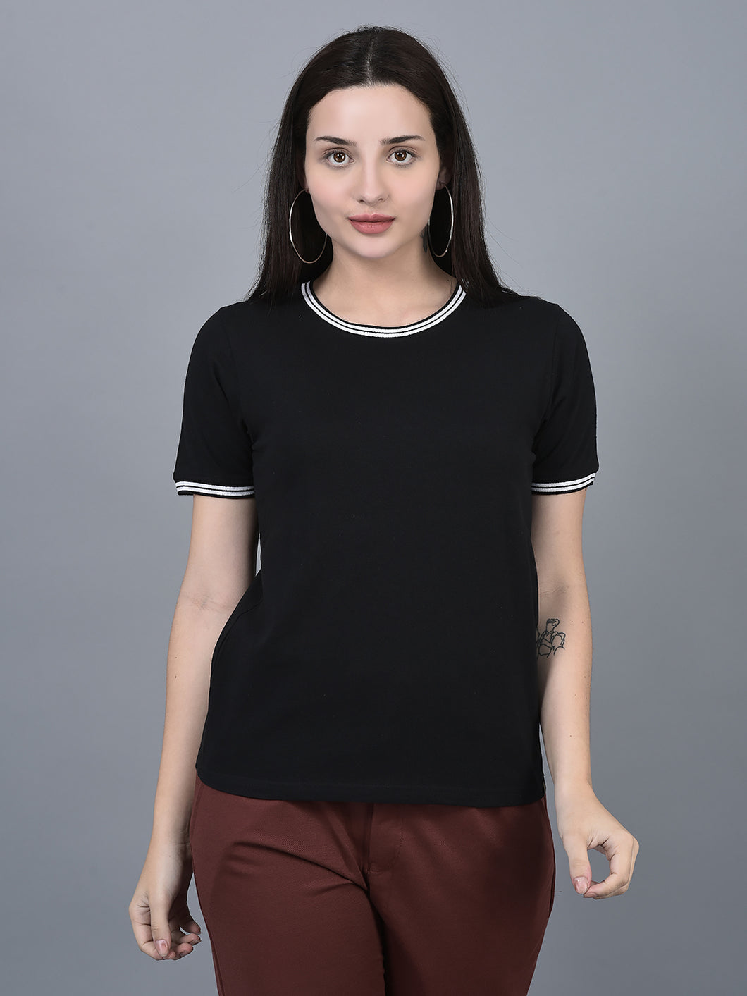 Canoe Women Round Neck Short Sleeve Solid Pattern T-Shirt