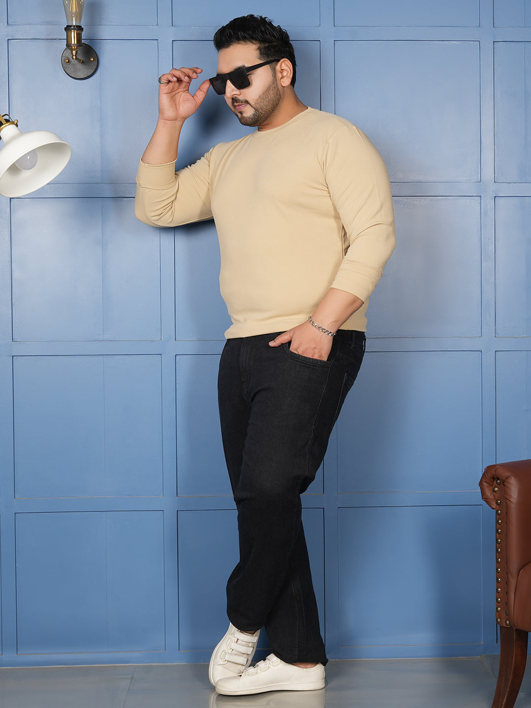 Men’s Premium Beige Sweatshirt – Classic Crew Neck