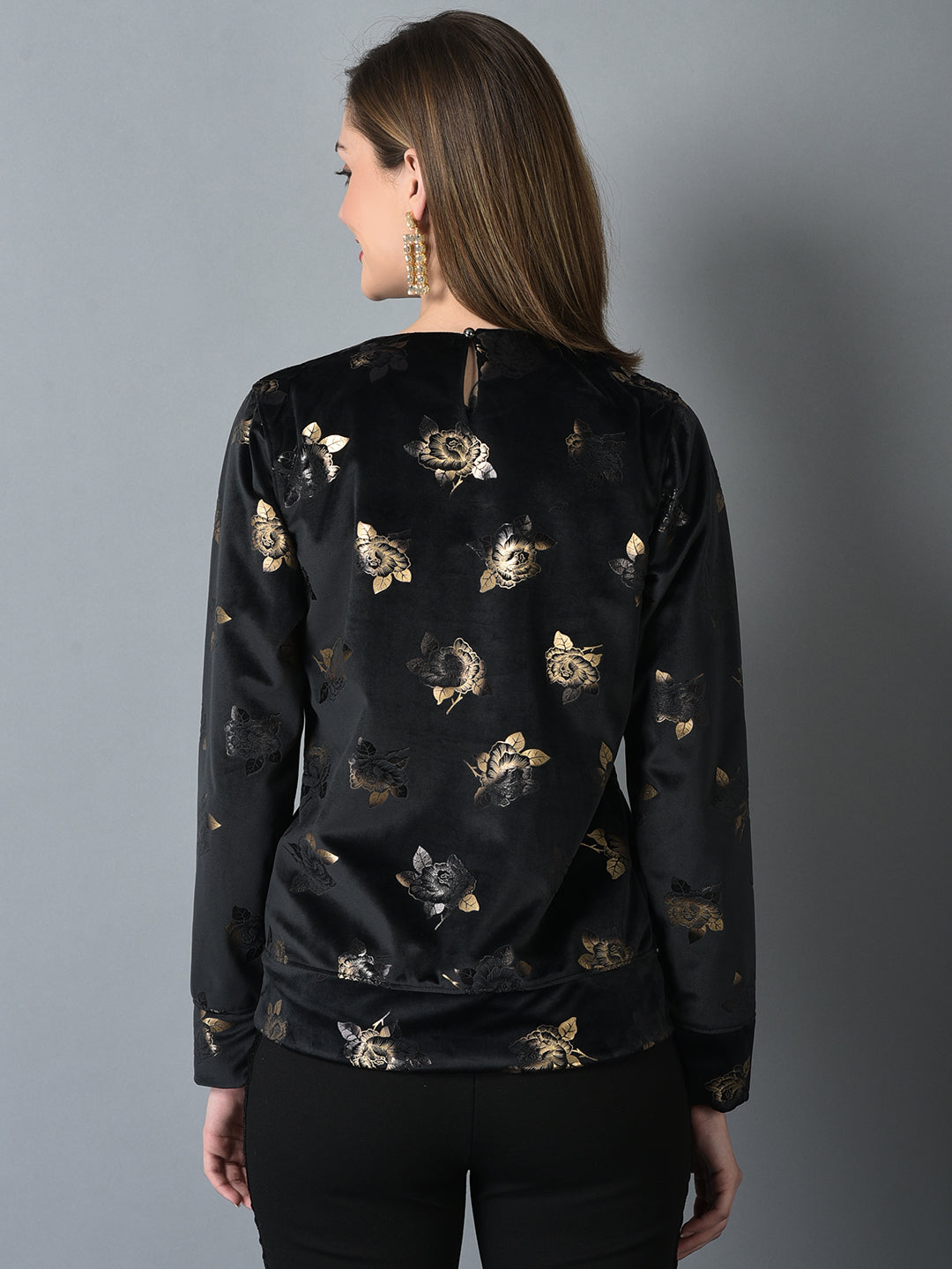 Canoe Women Foil Print Black Color Sweatshirt